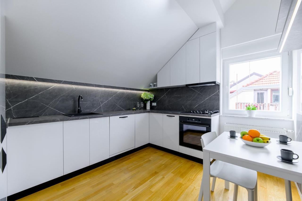 Flexible Selfcheckins 49 - - Parking - New - Luxury * Zagabria