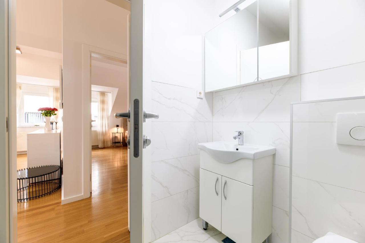 Flexible Selfcheckins 49 - - Parking - New - Luxury Appartamento *