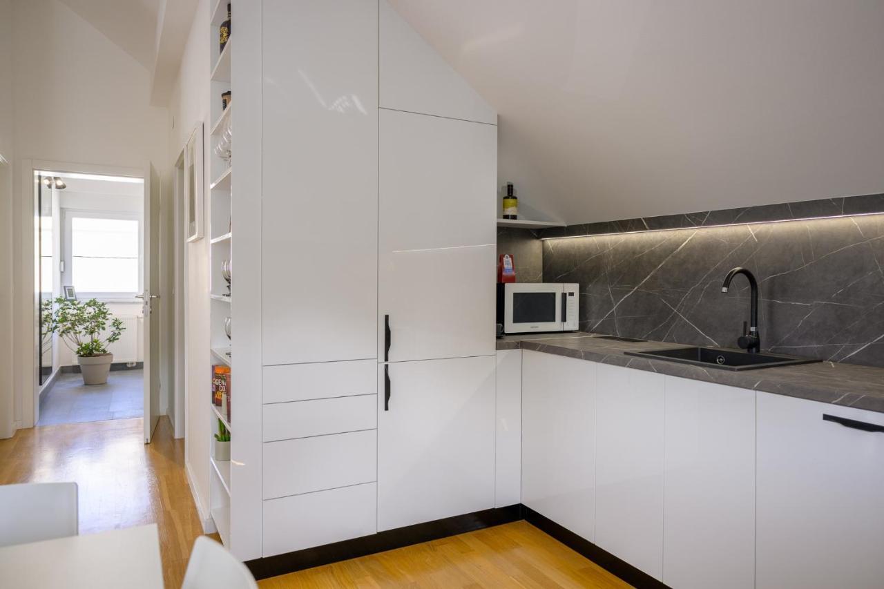 Flexible Selfcheckins 49 - - Parking - New - Luxury Appartamento *